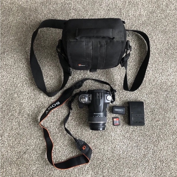 Sony Alpha a330 DSLR-A330 +18-55mm SAM Lens Camera Battery